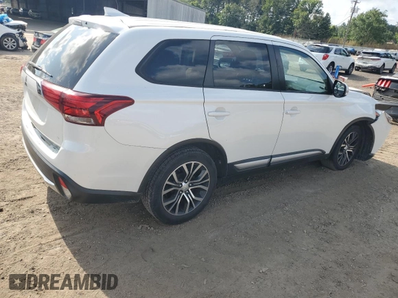 2018 Mitsubishi Outlander SE with VIN JA4AD3A32JZ008868, listed as a Copart auction lot 59856925 with 133,909 mi miles and Salvage title. Bid and sale history available at DreamBid. Image 3.