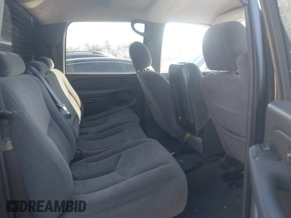 2006 Chevrolet Silverado 1500 LT1 with VIN 2GCEK13TX61199311, listed as a IAAI auction lot 41275692 with 176,734 mi miles. Bid and sale history available at carsss.com. Image 8.