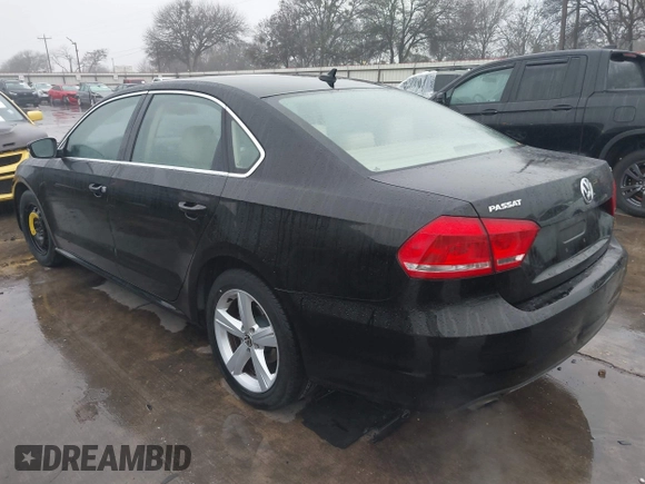 2013 Volkswagen Passat SE с VIN 1VWBH7A33DC052582, выставлен на аукционе IAAI как лот 41431178 с пробегом 127 072 миль миль и . История ставок и продаж доступна на DreamBid. Изображение 3.