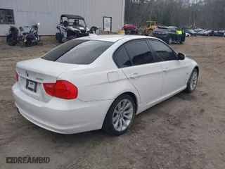 2011 BMW 3 Series 328i xDrive with VIN WBAPK5C52BA655638, listed as a IAAI auction lot 41867047 with 76,009 mi miles. Bid and sale history available at carsss.com. Image 4.