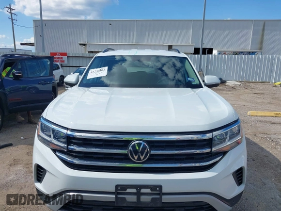 2021 Volkswagen Atlas SE z VIN 1V2WR2CA9MC585700, wystawiony jako IAAI lot #42234502 z przebiegiem 46 040 mil mil oraz . Historia ofert i sprzedaży dostępna na DreamBid. Obrazek 12.