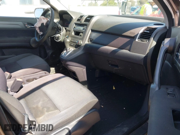 2009 Honda CR-V LX z VIN 5J6RE383X9L018083, wystawiony jako IAAI lot #42390495 z przebiegiem 235 184 mil mil oraz . Historia ofert i sprzedaży dostępna na DreamBid. Obrazek 5.
