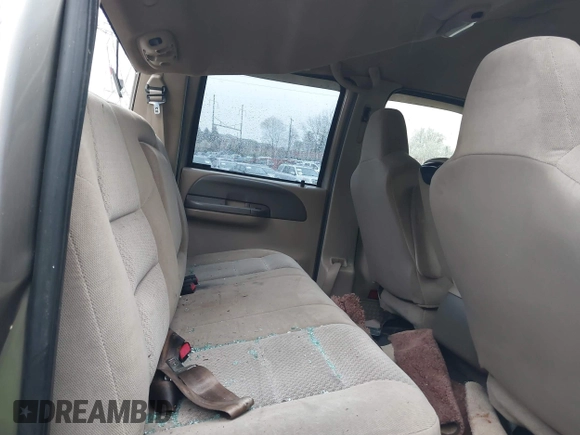 2000 Ford F-250 XL with VIN 1FTNX21F8YEA17319, listed as a IAAI auction lot 41987756 with Not provided miles and . Bid and sale history available at DreamBid. Image 8.
