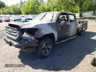 2017 Toyota Tacoma SR5 z VIN 3TMDZ5BN3HM033290, wystawiony jako Copart lot #55990995 z przebiegiem Nie podano mil oraz Szkoda całkowita • Salvage title. Historia ofert i sprzedaży dostępna na DreamBid. Obrazek 1.