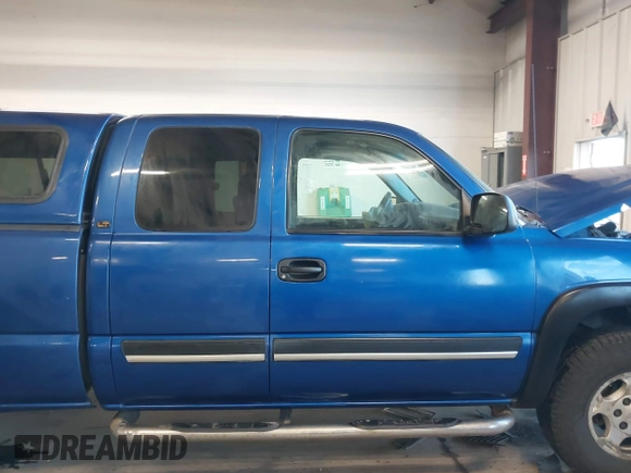 2003 Chevrolet Silverado 1500 with VIN 2GCEK19T331269122, listed as a IAAI auction lot 41461220 with 232,214 mi miles. Bid and sale history available at carsss.com. Image 13.