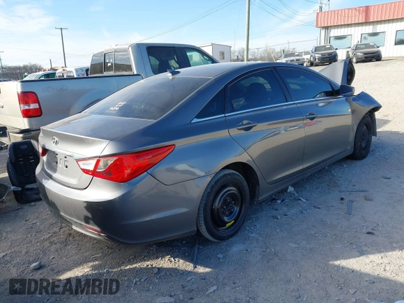 2013 Hyundai Sonata GLS z VIN 5NPEB4AC1DH582330, wystawiony jako IAAI lot #41400453 z przebiegiem Nie podano mil oraz . Historia ofert i sprzedaży dostępna na DreamBid. Obrazek 4.