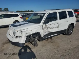 2016 Jeep Patriot Sport SE with VIN 1C4NJRBB6GD627617, listed as a Copart auction lot 76986854 with 44,631 mi miles and Salvage Title. Bid and sale history available at DreamBid. Image 1.