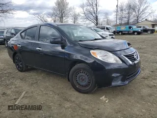 2012 Nissan Versa SV z VIN 3N1CN7AP7CL930636, wystawiony jako Copart lot #51335585 z przebiegiem 81 698 mil mil oraz Szkoda całkowita • Salvage title. Historia ofert i sprzedaży dostępna na DreamBid. Obrazek 4.