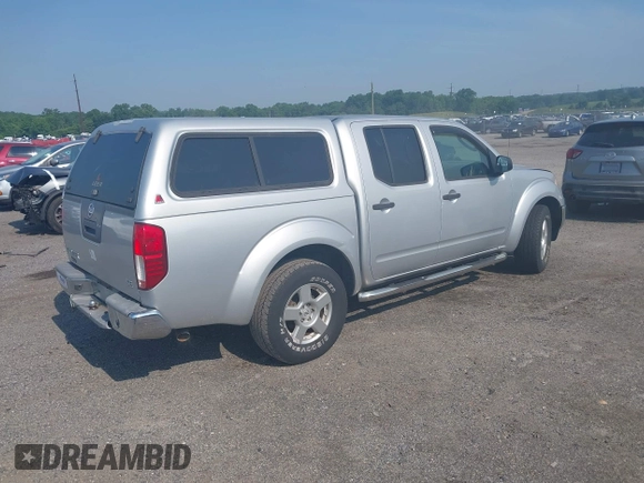 2008 Nissan Frontier SE z VIN 1N6AD07U38C435118, wystawiony jako IAAI lot #42472598 z przebiegiem 158 538 mil mil oraz . Historia ofert i sprzedaży dostępna na DreamBid. Obrazek 4.