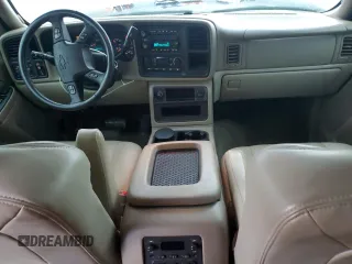 2004 Chevrolet Suburban LT with VIN 1GNEC16Z44J320633, listed as a Copart auction lot 73777104 with 231,471 mi miles and Non Repairable. Bid and sale history available at carsss.com. Image 8.