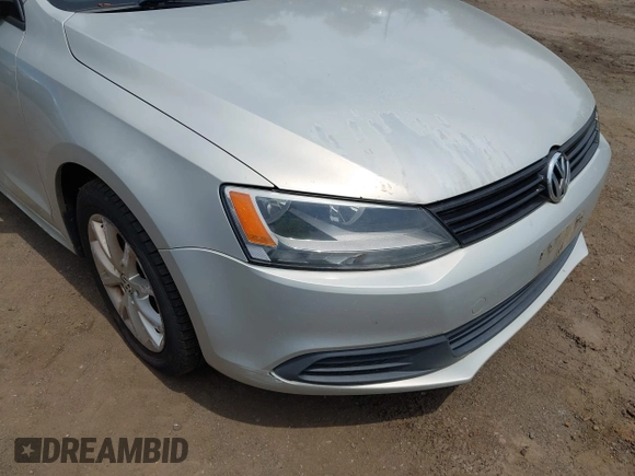 2011 Volkswagen Jetta SE with VIN 3VWDX7AJ0BM367281, listed as a IAAI auction lot 42288075 with 247,916 mi miles and . Bid and sale history available at DreamBid. Image 6.