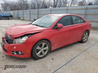 2014 Chevrolet Cruze 2LT z VIN 1G1PE5SB3E7161557, wystawiony jako Copart lot #44260345 z przebiegiem 94 679 mil mil oraz Szkoda całkowita • Salvage title. Historia ofert i sprzedaży dostępna na DreamBid. Obrazek 1.