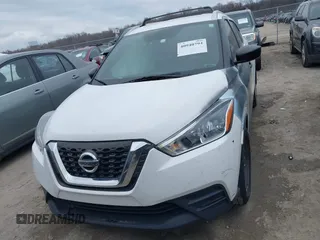2019 Nissan Kicks SV with VIN 3N1CP5CU5KL471493, listed as a IAAI auction lot 40940794 with 111,733 mi miles. Bid and sale history available at carsss.com. Image 12.