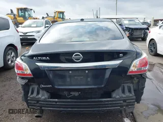 2015 Nissan Altima 2.5 z VIN 1N4AL3AP1FN377141, wystawiony jako IAAI lot #42126222 z przebiegiem 117 047 mil mil oraz . Historia ofert i sprzedaży dostępna na DreamBid. Obrazek 17.