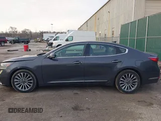 2017 Kia Cadenza Premium with VIN KNALC4J13H5063401, listed as a IAAI auction lot 41814956 with 90,288 mi miles. Bid and sale history available at carsss.com. Image 14.