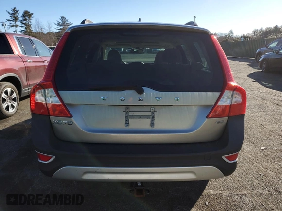 2013 Volvo XC70 3.2L with VIN YV4940BZXD1161573, listed as a Copart auction lot 43947975 with 107,816 mi miles and Salvage Title. Bid and sale history available at DreamBid. Image 6.