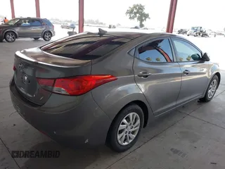 2013 Hyundai Elantra GLS z VIN 5NPDH4AE1DH162272, wystawiony jako IAAI lot #42439195 z przebiegiem 130 937 mil mil oraz . Historia ofert i sprzedaży dostępna na DreamBid. Obrazek 4.