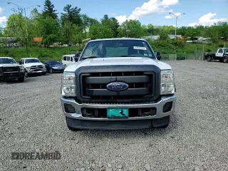 2015 Ford F-250 XLT z VIN 1FT7X2B67FEC38043, wystawiony jako Copart lot #57226765 z przebiegiem 196 064 mil mil oraz Szkody całkowita. Historia ofert i sprzedaży dostępna na DreamBid. Obrazek 14.