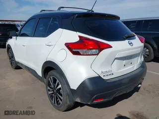 2018 Nissan Kicks SR with VIN 3N1CP5CUXJL504437, listed as a IAAI auction lot 41890907 with 137,572 mi miles. Bid and sale history available at carsss.com. Image 3.