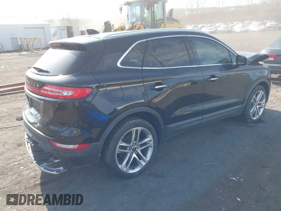 2019 Lincoln MKC Reserve with VIN 5LMCJ3D96KUL46773, listed as a IAAI auction lot 42064234 with 70,176 mi miles and . Bid and sale history available at DreamBid. Image 4.