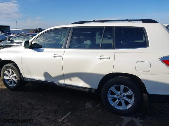2013 Toyota Highlander with VIN 5TDZK3EH7DS127199, listed as a IAAI auction lot 41659716 with 169,873 mi miles. Bid and sale history available at carsss.com. Image 14.