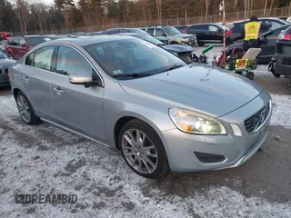 2012 Volvo S60 T6 z VIN YV1902FH3C2040401, wystawiony jako IAAI lot #41230447 z przebiegiem 119 443 mil mil oraz . Historia ofert i sprzedaży dostępna na DreamBid. Obrazek 1.