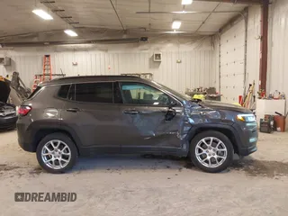 2023 Jeep Compass Latitude Lux с VIN 3C4NJDFN7PT501476, выставлен на аукционе IAAI как лот 41855064 с пробегом 13 881 миль миль и . История ставок и продаж доступна на DreamBid. Изображение 13.