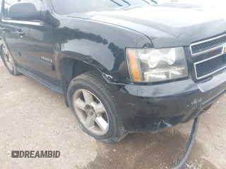 2007 Chevrolet Tahoe LT z VIN 1GNFK13097R132998, wystawiony jako IAAI lot #42257393 z przebiegiem 288 126 mil mil oraz . Historia ofert i sprzedaży dostępna na DreamBid. Obrazek 17.