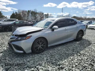 2022 Toyota Camry SE with VIN 4T1T11AK4NU049987, listed as a Copart auction lot 47935395 with 61,475 mi miles and Salvage Title. Bid and sale history available at carsss.com. Image 1.