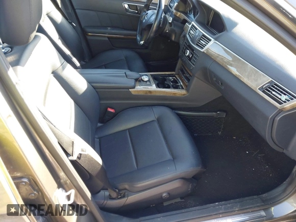 2011 Mercedes-Benz E-Class E 350 Luxury with VIN WDDHF8HB3BA348741, listed as a IAAI auction lot 41424618 with 117,306 mi miles. Bid and sale history available at carsss.com. Image 5.