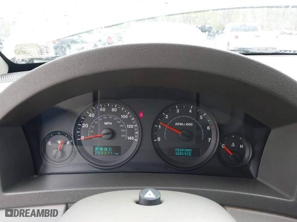 2005 Jeep Grand Cherokee Laredo with VIN 1J4GR48K35C510327, listed as a IAAI auction lot 42026081 with 260,377 mi miles. Bid and sale history available at carsss.com. Image 7.