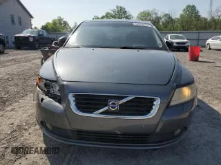 2008 Volvo S40 2.4L z VIN YV1MS382282382674, wystawiony jako Copart lot #55022625 z przebiegiem 116 132 mil mil oraz Szkoda całkowita • Salvage title. Historia ofert i sprzedaży dostępna na DreamBid. Obrazek 5.