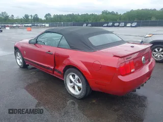 2008 Ford Mustang Deluxe with VIN 1ZVHT84N885121272, listed as a IAAI auction lot 42220813 with 137,152 mi miles and . Bid and sale history available at DreamBid. Image 3.