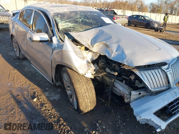 2009 Lincoln MKS with VIN 1LNHM94R19G616794, listed as a IAAI auction lot 41401710 with Not Provided miles and . Bid and sale history available at DreamBid. Image 11.