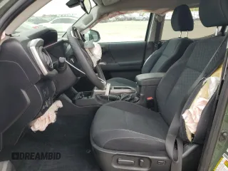 2021 Toyota Tacoma SR z VIN 3TYCZ5AN3MT046066, wystawiony jako Copart lot #54785665 z przebiegiem 57 897 mil mil oraz Szkoda całkowita • Salvage title. Historia ofert i sprzedaży dostępna na DreamBid. Obrazek 7.