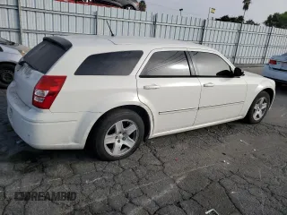 2008 Dodge Magnum z VIN 2D4FV47T18H147683, wystawiony jako Copart lot #70152484 z przebiegiem 142 894 mil mil oraz Czysty tytuł • Clean title. Historia ofert i sprzedaży dostępna na DreamBid. Obrazek 3.