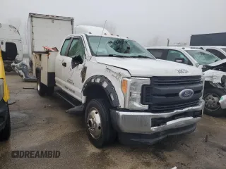2017 Ford Super Duty F-450 DRW XLT with VIN 1FD9X4HY3HEB23158, listed as a Copart auction lot 84887334 with 0 mi miles and Salvage Title. Bid and sale history available at carsss.com. Image 4.