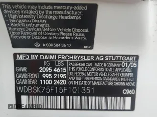 2005 Mercedes-Benz SL 500 z VIN WDBSK75F15F101351, wystawiony jako Copart lot #60222595 z przebiegiem 92 781 mil mil oraz Czysty tytuł • Clean title. Historia ofert i sprzedaży dostępna na DreamBid. Obrazek 12.