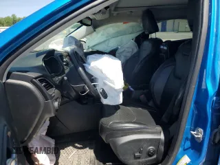 2019 Jeep Cherokee Trailhawk Elite z VIN 1C4PJMBXXKD309306, wystawiony jako Copart lot #53428305 z przebiegiem 99 448 mil mil oraz Szkoda całkowita • Salvage title. Historia ofert i sprzedaży dostępna na DreamBid. Obrazek 7.