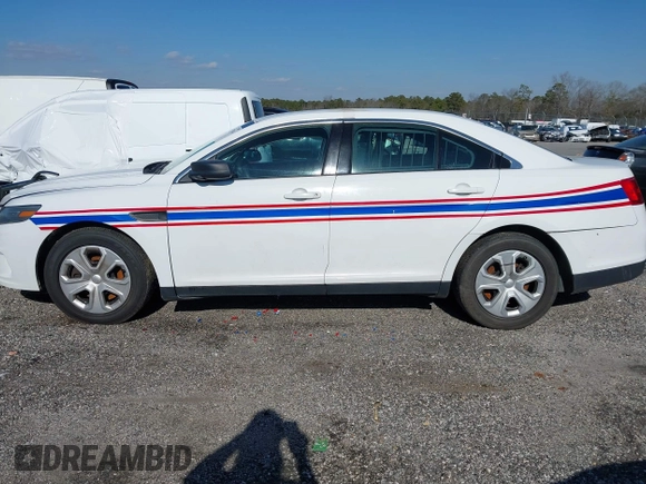 2015 Ford Police Interceptor с VIN 1FAHP2MK8FG121127, выставлен на аукционе IAAI как лот 41351136 с пробегом 176 782 миль миль и . История ставок и продаж доступна на DreamBid. Изображение 15.