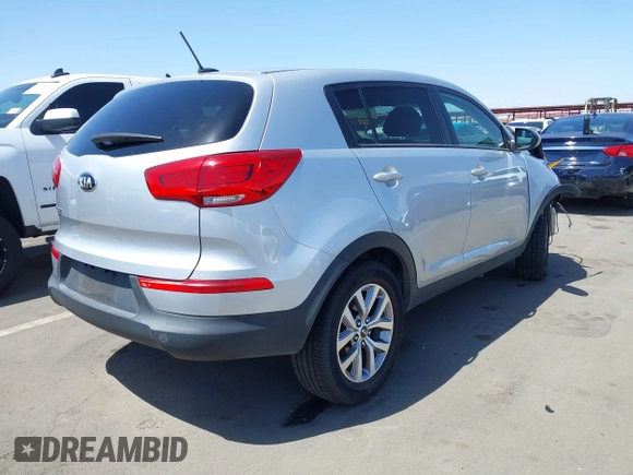 2016 Kia Sportage LX with VIN KNDPB3AC7G7836697, listed as a IAAI auction lot 42053815 with 90,519 mi miles. Bid and sale history available at carsss.com. Image 4.