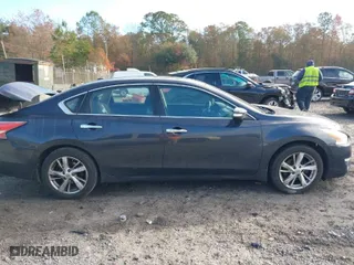 2014 Nissan Altima 2.5 with VIN 1N4AL3AP9EC137748, listed as a IAAI auction lot 41129379 with 201,176 mi miles. Bid and sale history available at carsss.com. Image 13.