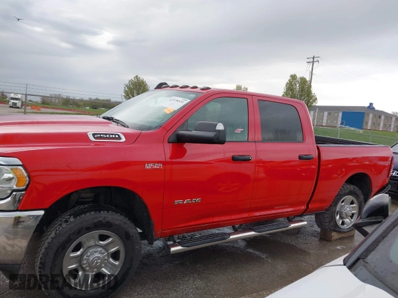 2021 Ram 2500 Tradesman с VIN 3C6UR5CJ8MG676276, выставлен на аукционе IAAI как лот 41978531 с пробегом 107 717 миль миль и . История ставок и продаж доступна на DreamBid. Изображение 14.