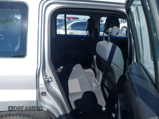 2010 Jeep Patriot Sport with VIN 1J4NT2GB1AD519675, listed as a IAAI auction lot 41321426 with 239,093 mi miles. Bid and sale history available at carsss.com. Image 8.