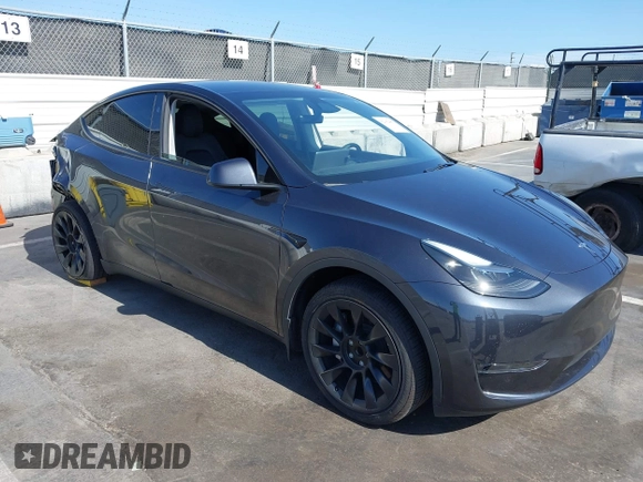 2024 Tesla Model Y с VIN 7SAYGDED9RF091854, выставлен на аукционе IAAI как лот 42382483 с пробегом 14 805 миль миль и . История ставок и продаж доступна на DreamBid. Изображение 1.