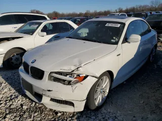 2013 BMW 1 Series 128i z VIN WBAUP9C50DVS95261, wystawiony jako Copart lot #82142304 z przebiegiem Nie podano mil oraz Szkoda całkowita • Salvage title. Historia ofert i sprzedaży dostępna na DreamBid. Obrazek 1.