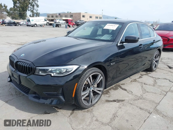 2022 BMW 3 Series 330e with VIN 3MW5P7J06N8C50460, listed as a IAAI auction lot 41688267 with 27,707 mi miles. Bid and sale history available at carsss.com. Image 17.