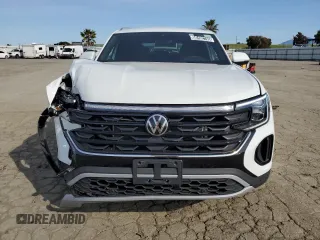 2025 Volkswagen Atlas SE with VIN 1V2WE2CA5SC201601, listed as a Copart auction lot 50102745 with 9,285 mi miles and Clean title. Bid and sale history available at DreamBid. Image 5.
