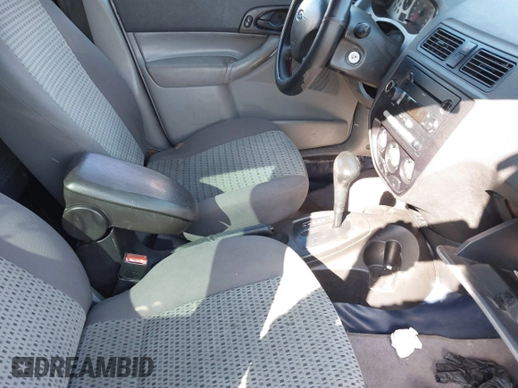 2006 Ford Focus SE with VIN 1FAHP36N96W185700, listed as a IAAI auction lot 41832038 with Not Provided miles and . Bid and sale history available at carsss.com. Image 5.