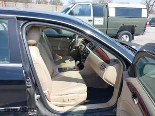 2006 Buick Lucerne CXS with VIN 1G4HE57Y66U229504, listed as a IAAI auction lot 42105427 with 105,525 mi miles. Bid and sale history available at carsss.com. Image 5.